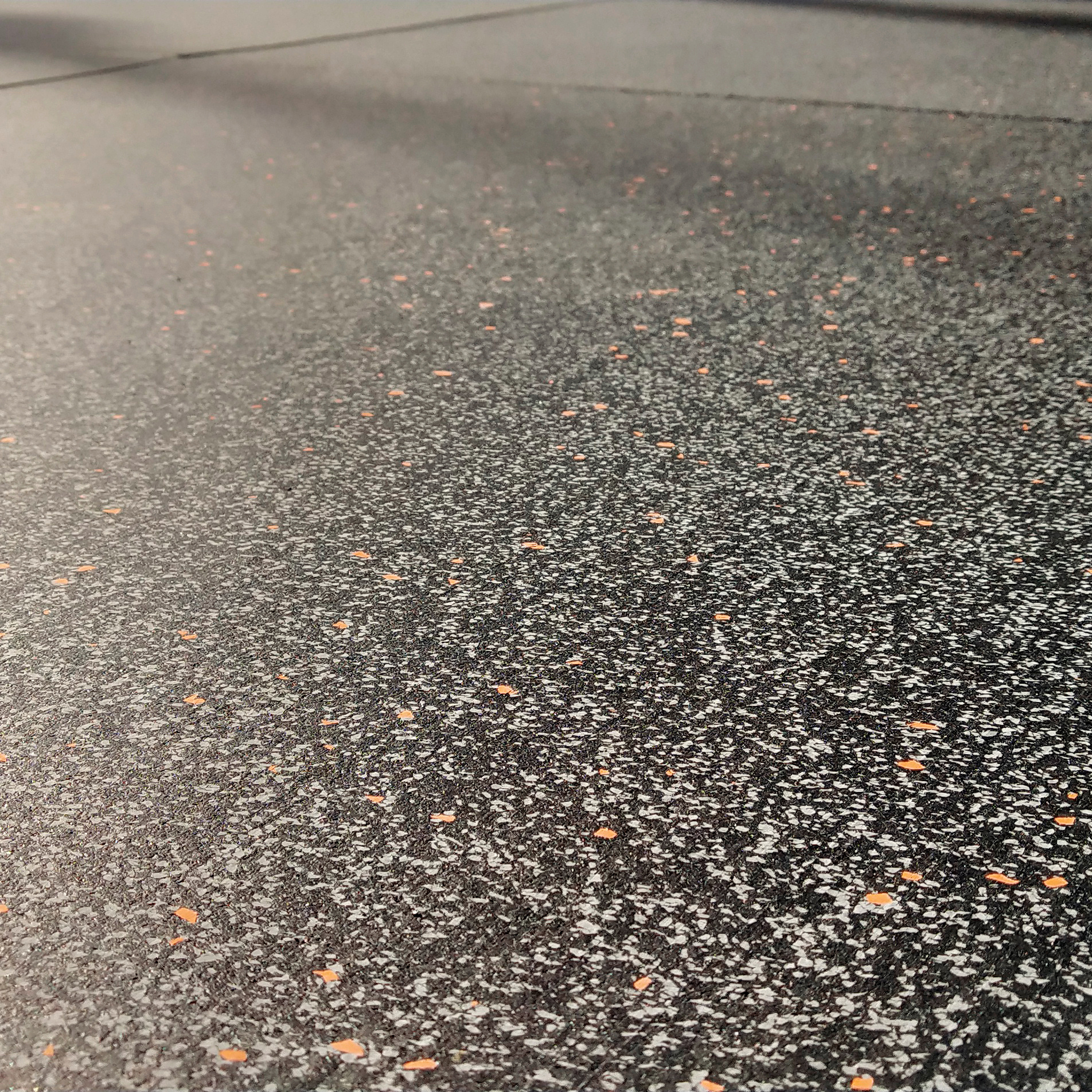 SBR黑色+ 70％EPDM彩色橡胶地板垫